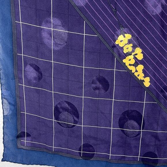 Vintage Emanuel Ungaro Silk‎ Scarf - Picture 5 of 10